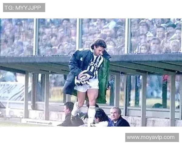 绰号魔鬼的足球明星背后的传奇故事与不为人知的奋斗历程