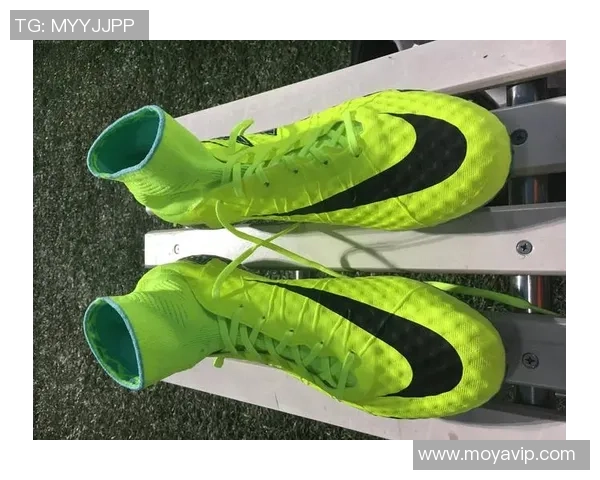 提升球场表现的秘密武器专业足球袜子的选择与使用技巧解析